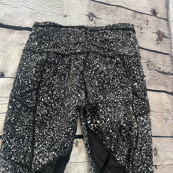 Lululemon Pace Rival Crop Marathon Leggings Mesh Black & White Speckle size 6 - Picture 8 of 12